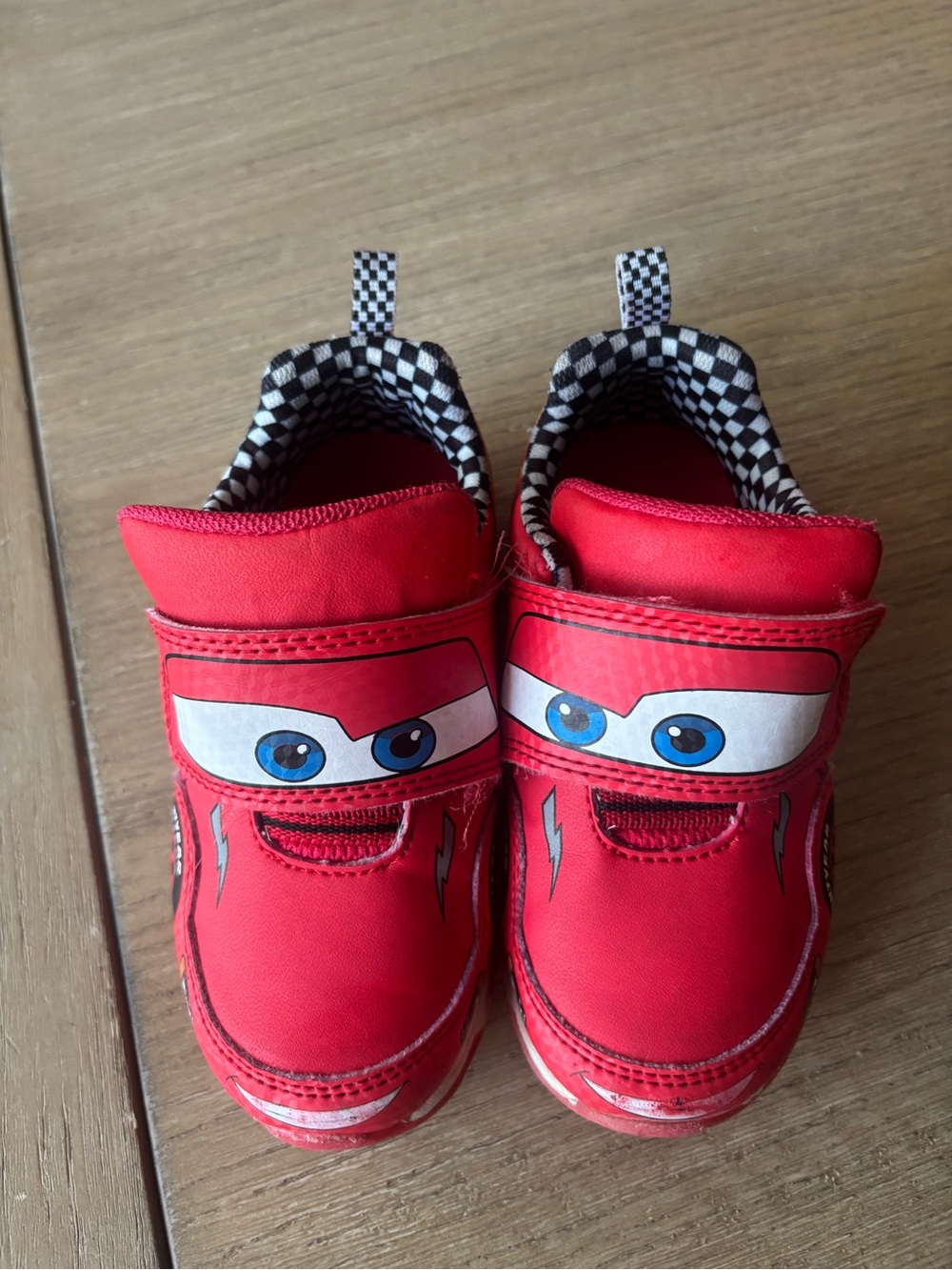 Disney Lightning McQueen Red Sneakers for Kids size 9c 
toddler lights up